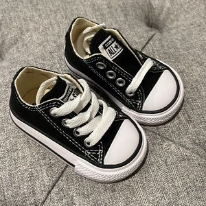 NEW! Infant Converse - Chuck Taylor All Star Classic - black low top